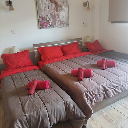 Love Holiday Suite 1 Tris Elies Exterior foto