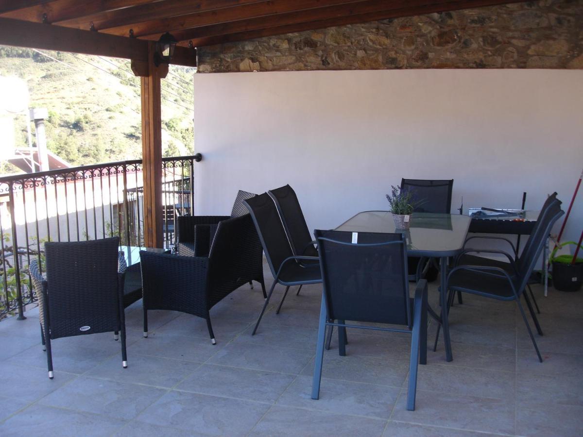 Love Holiday Suite 1 Tris Elies Exterior foto