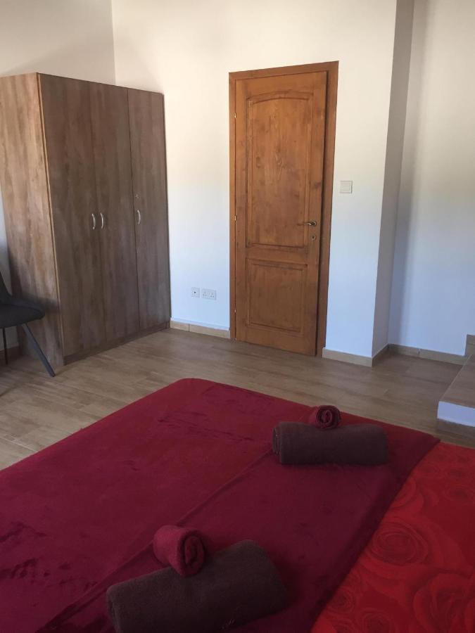 Love Holiday Suite 1 Tris Elies Exterior foto