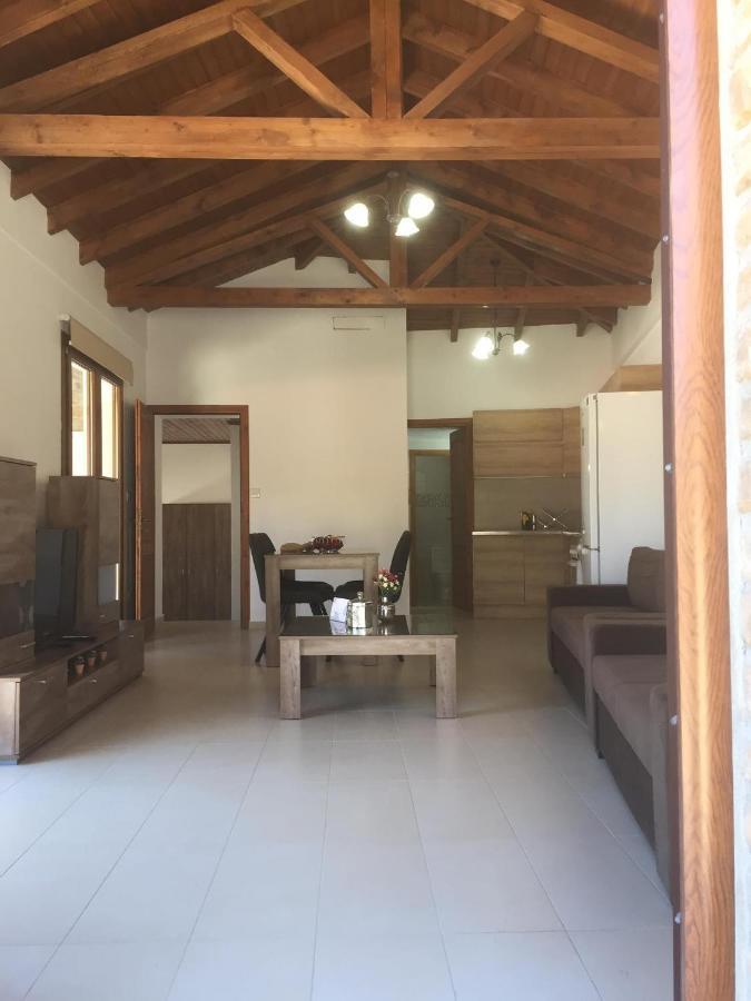 Love Holiday Suite 1 Tris Elies Exterior foto
